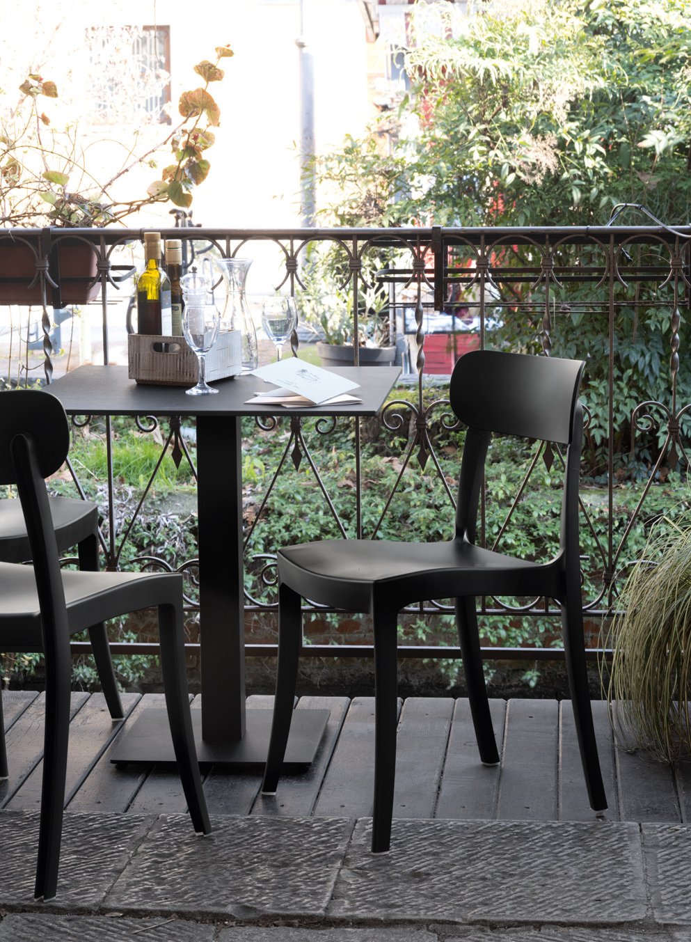 Стул LOCANDA CB2329 пластик черный